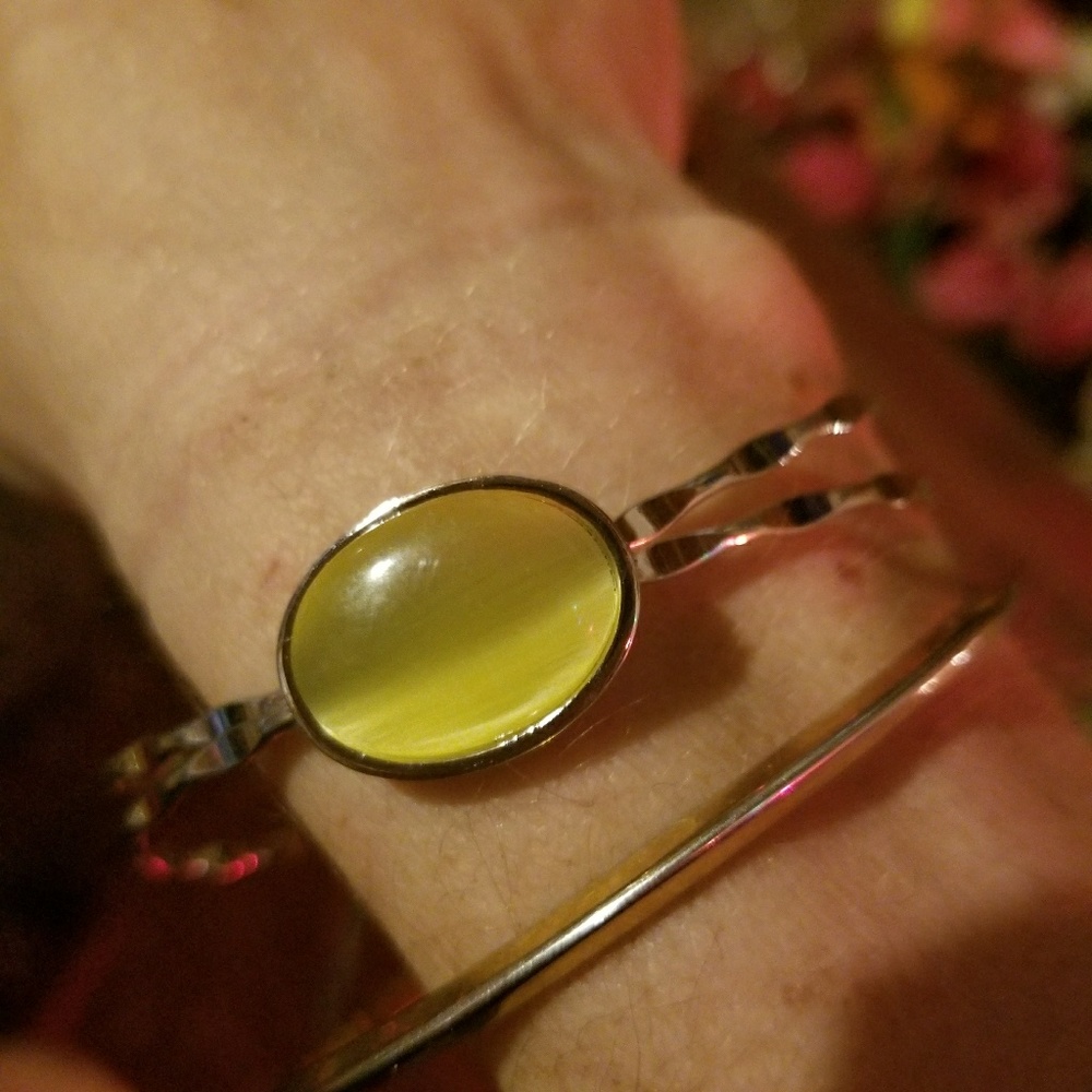 Yellow cats eye stone silver bracelet